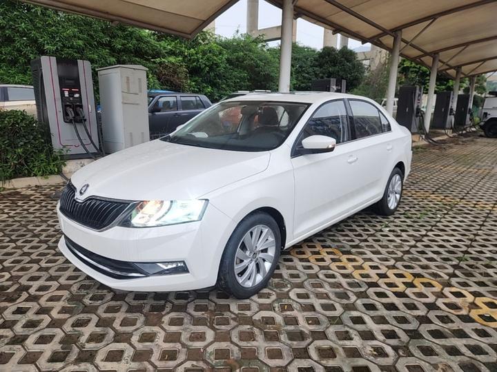 Rapid 2018 1.6L MT Comfort
