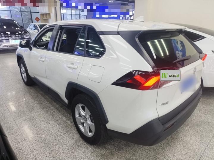RAV4 2020 2.0L CVT RWD photo 4