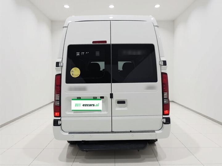 2023 2.0T AT Medium Wheelbase High Roof 7-Seater photo 3