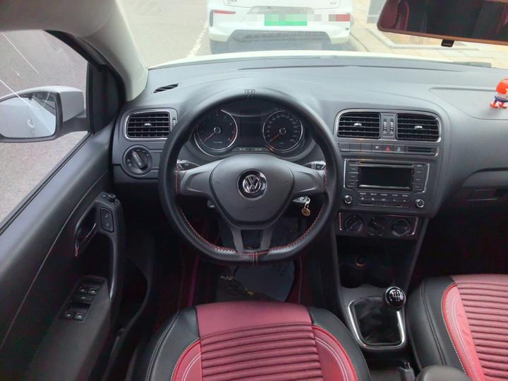Polo 2014 1.4L MT Comfort photo 7