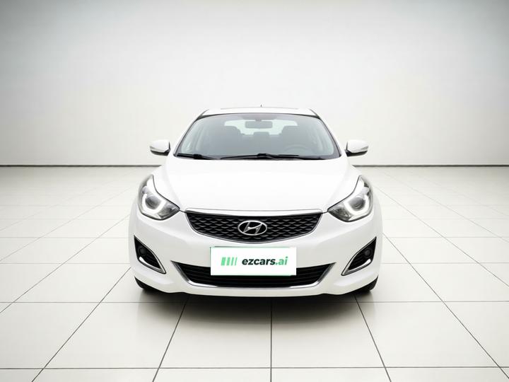 Elantra 2016 1.6L MT Premium photo 2