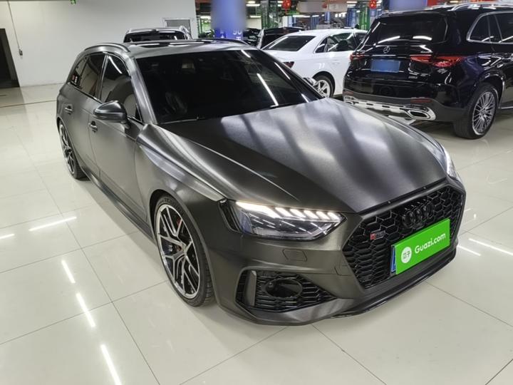 RS 4 2022 RS4 Avant photo 3