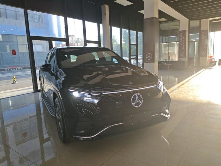 EQS SUV 2025 500 4MATIC photo 3