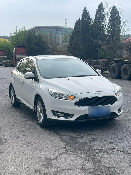 Focus 2015 Hatchback 1.6L AT photo 3