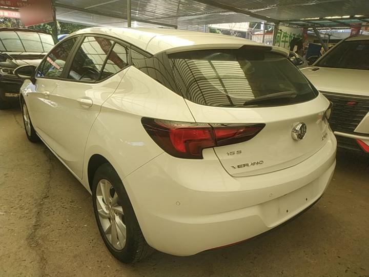 Verano 2016 Hatchback 15S AT Progressive photo 4