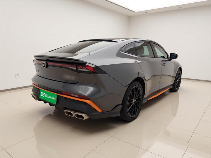 UNI-V 2024 1.5T Premium Sport photo 6