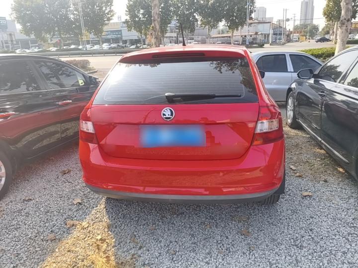 Rapid Spaceback 2018 1.6L MT Standard photo 5