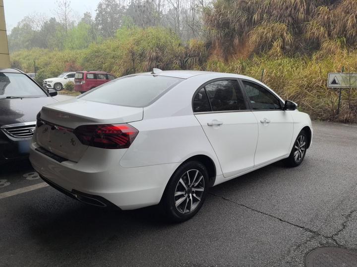 Emgrand 2019 1.5L CVT China VI photo 4