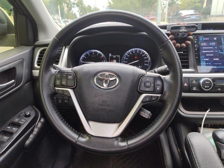 Highlander 2018 2.0T AWD Luxury 7-Seater China V photo 3