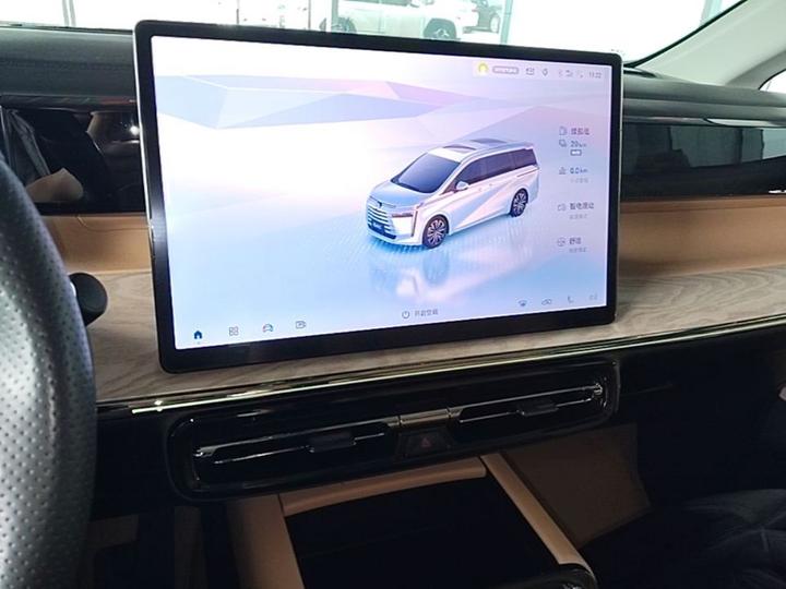 GAC Trumpchi E8 EV 2024 150km MAX+ photo 4