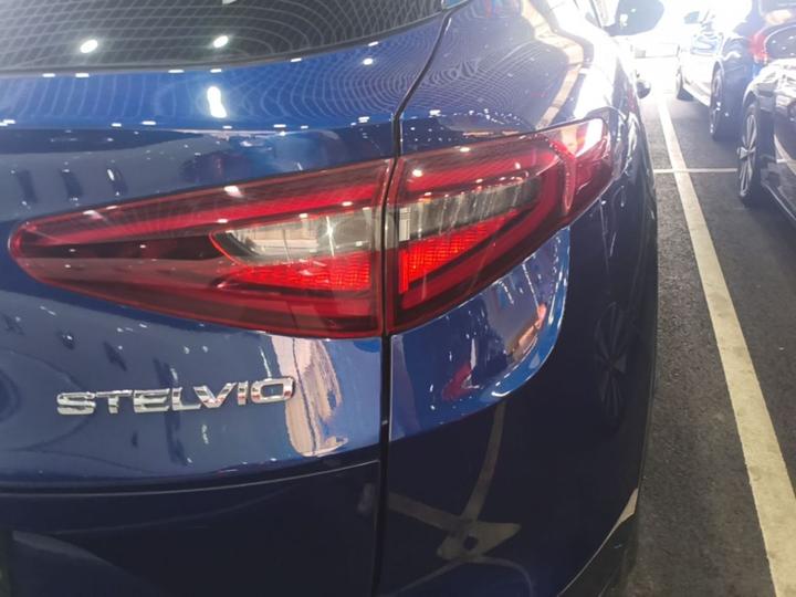 Alfa Romeo Stelvio 2017 2.0T 200HP Elite photo 7