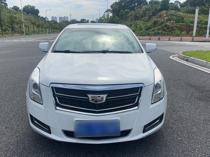 XTS 2016 28T Tech photo 3