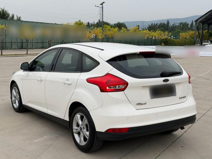 Focus 2018 Hatchback Classic 1.6L AT Comfort photo 4
