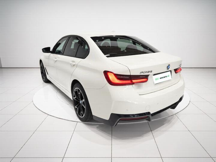 i3 2023 eDrive 40 L M Night Package photo 4
