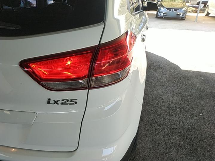 ix25 2017 1.6L AT Smart photo 7