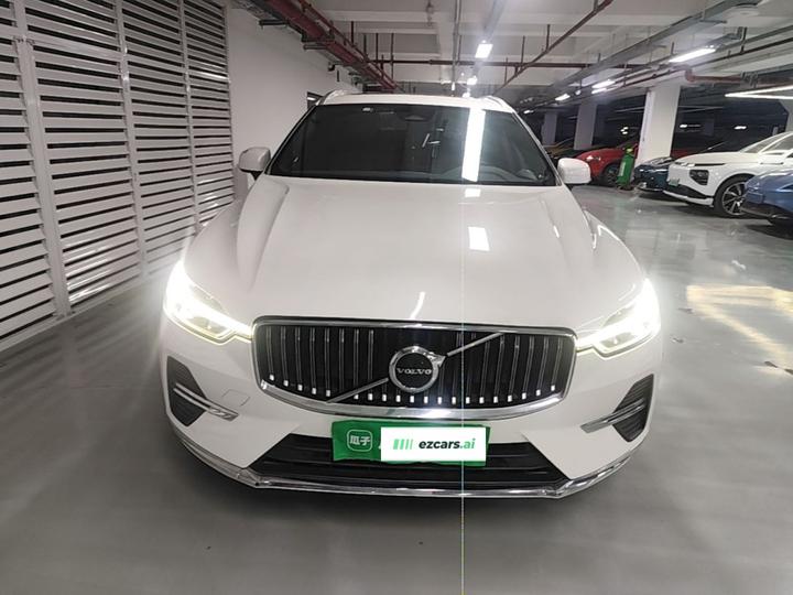 XC60 2022 B5 AWD Luxury photo 2