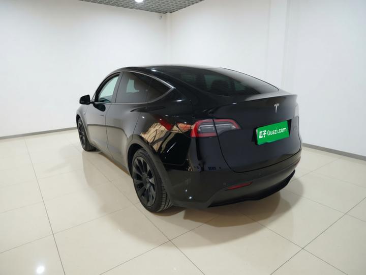 Model Y 2022 RWD photo 4