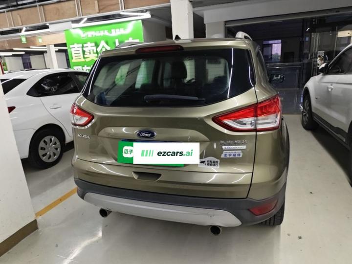 Kuga 2013 1.6L GTDi RWD Comfort photo 4
