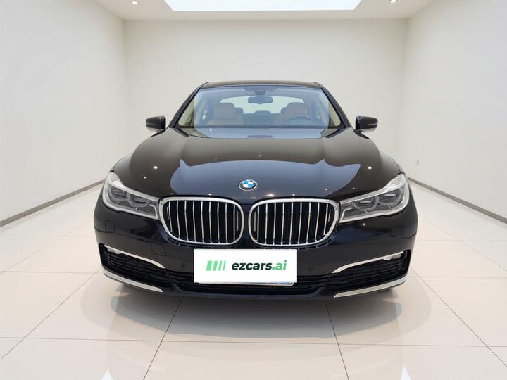 7 Series 2016 740Li Leading photo 2