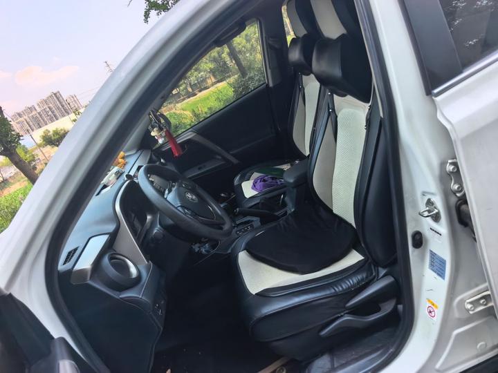 RAV4 2015 2.0L CVT RWD photo 7