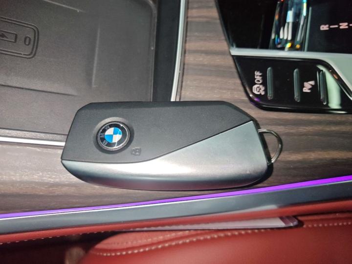 X5 2023 xDrive 30Li Exclusive M M Sport Night Package photo 8