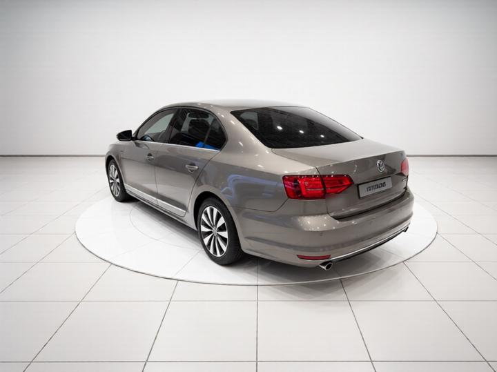 Sagitar 2018 180TSI DSG Exclusive photo 4