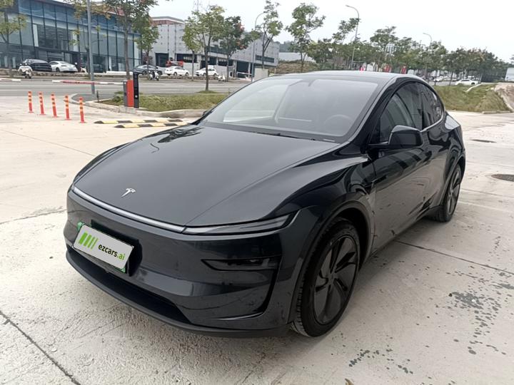 Model Y 2025 RWD