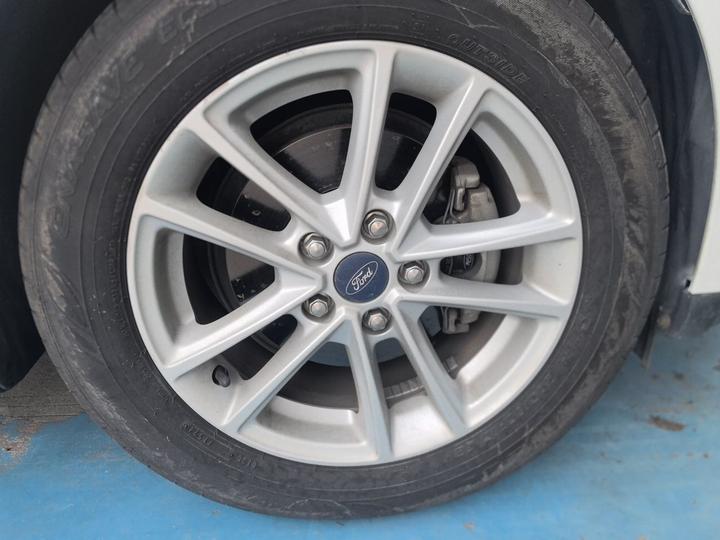 Focus 2017 Hatchback 1.6L AT Fashion photo 8