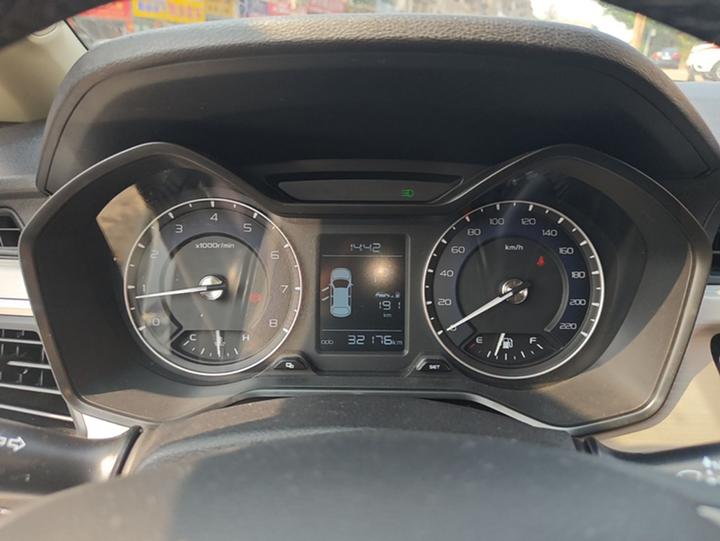 Vision X3 2020 1.5L CVT Premium photo 3