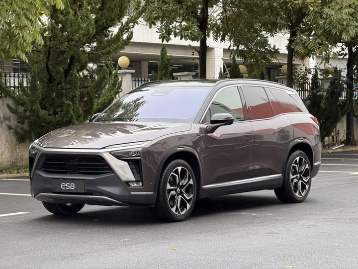 ES8 2020 415KM 6-Seater