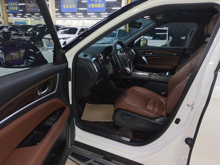 UR-V 2017 370TURBO AWD Exclusive China V photo 3