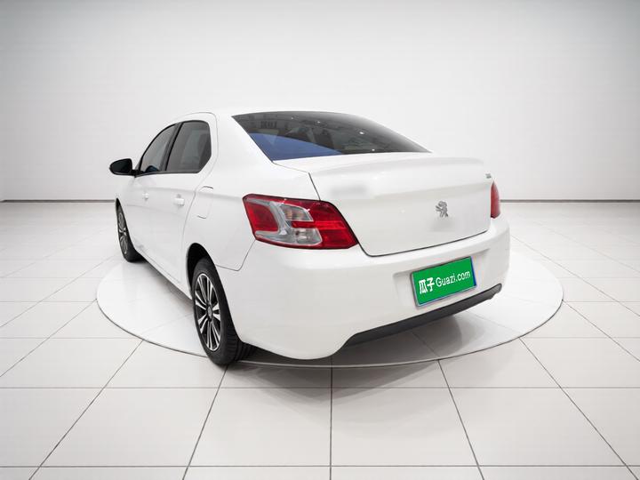 301 2014 1.6L MT Comfort photo 4