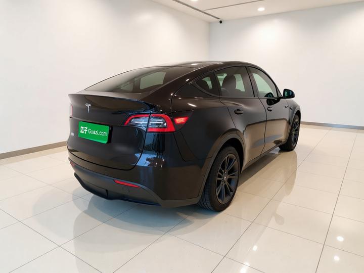 Model Y 2023 RWD photo 6