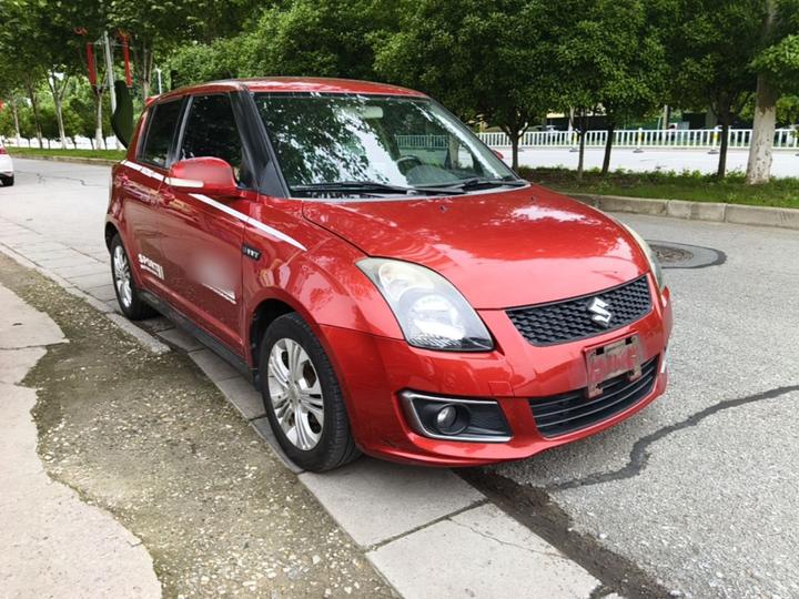 Swift 2014 1.5L AT Fashion photo 3