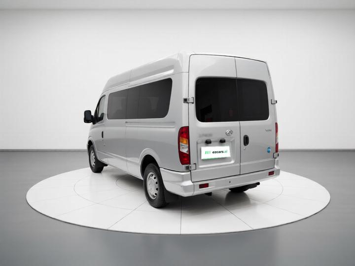 MAXUS V80 2021 2.0T MT Classic 127PS Medium Wheelbase 6/7/8/9-Seater photo 4
