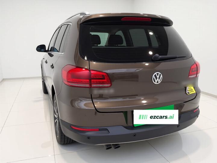 Tiguan 2015 1.8TSI AT AWD Luxury photo 4
