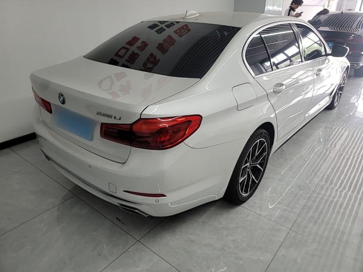 5 Series 2020 525Li Luxury photo 4