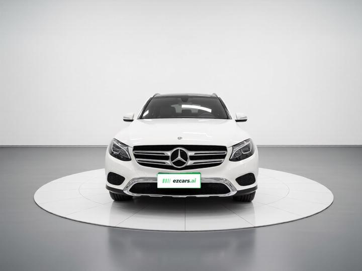 GLC 2018 GLC 200 4MATIC photo 2