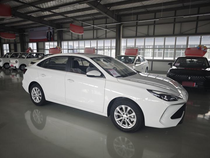 i5 2026 1.5L CVT Luxury photo 3