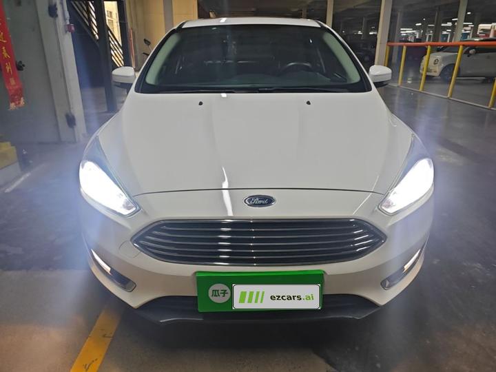 Focus 2015 Sedan 1.6L AT photo 2