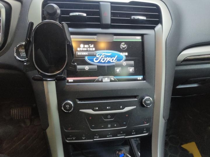 Mondeo 2013 2.0L GTDi200 Luxury photo 5