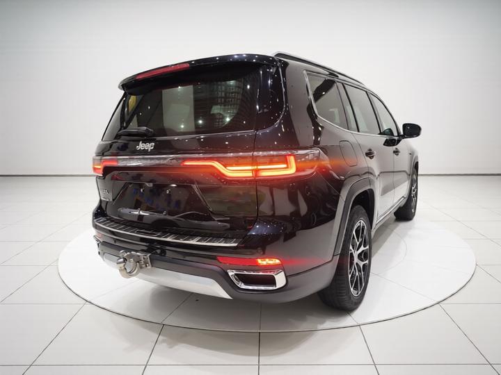 Grand Commander 2022 2.0T AWD Luxury photo 4