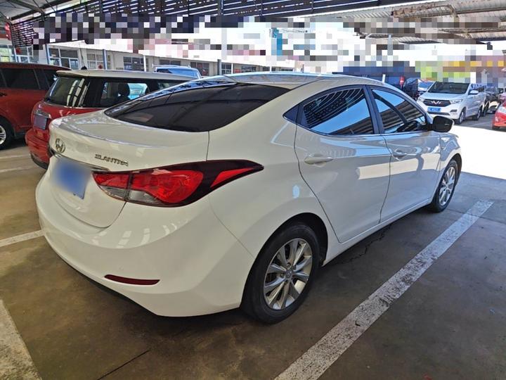 Elantra 2016 1.6L AT Smart photo 4