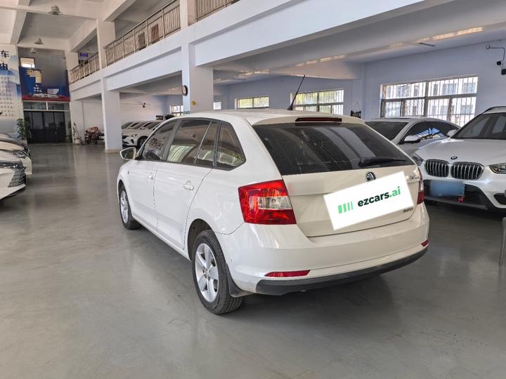 Rapid Spaceback 2014 1.6L AT photo 4