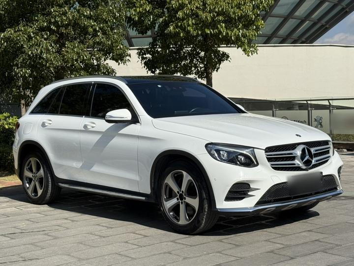 GLC 2017 GLC 300 4MATIC Dynamic photo 3
