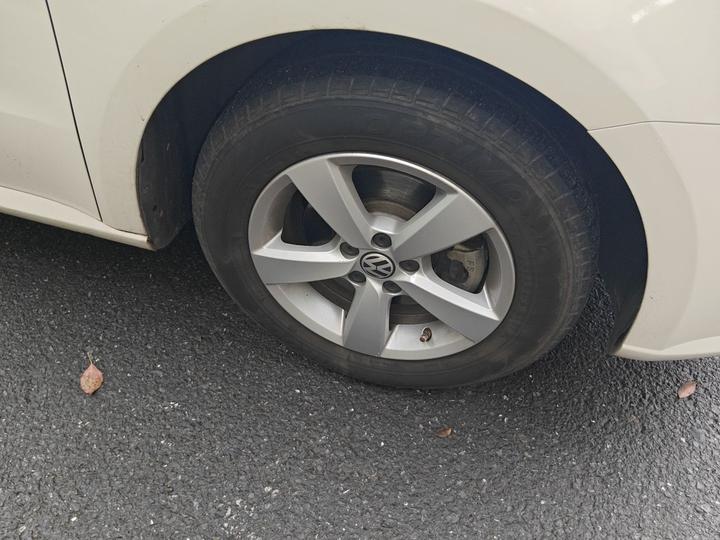 2013 1.6L AT photo 8