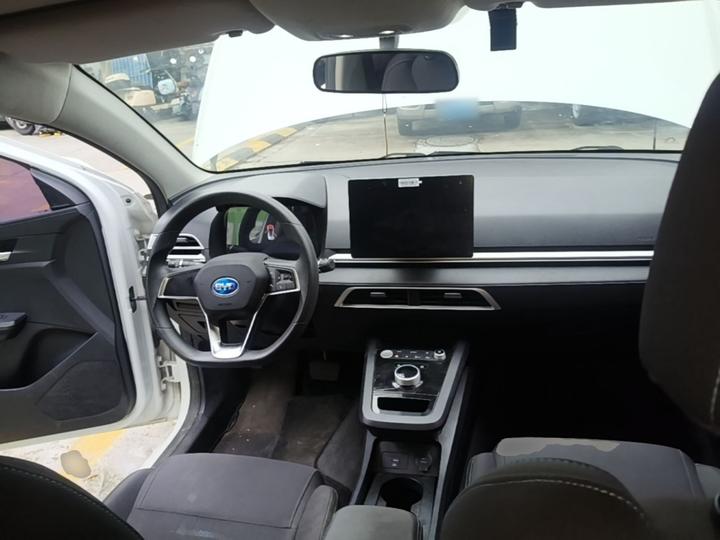 e2 2020 Upgraded Standard Range Standard photo 2