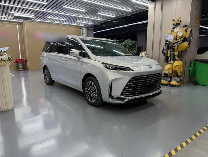 GL8 EV 2025 Exclusive photo 3