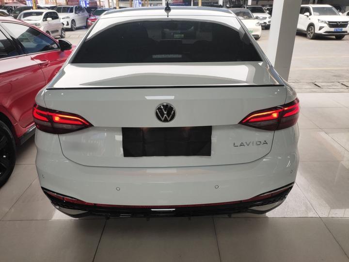 Lavida 2024 300TSI DSG Leading photo 3