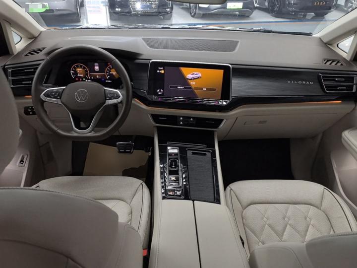 Viloran 2022 380TSI Premium photo 5